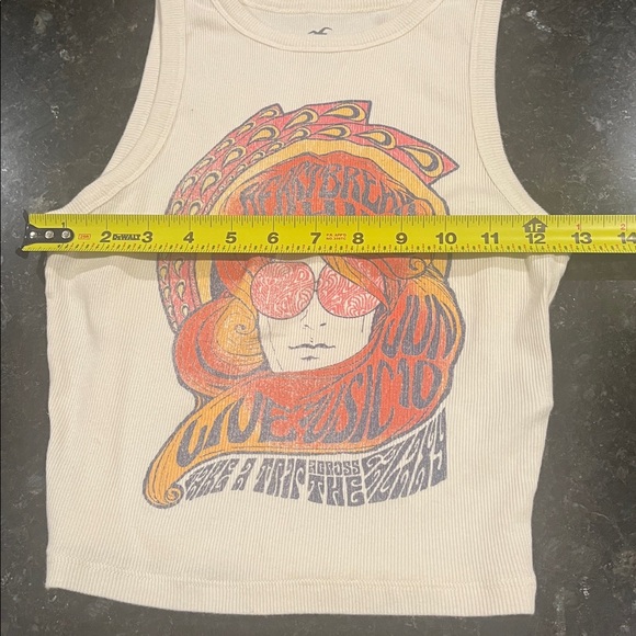 Hollister Cream Graphic Tank Top - Picture 6 of 6